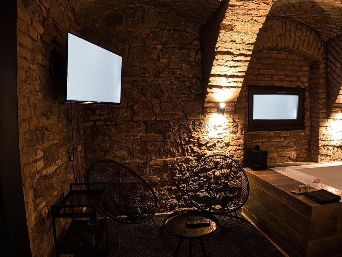 Wellness Gallery Apartments 利贝雷茨 外观 照片
