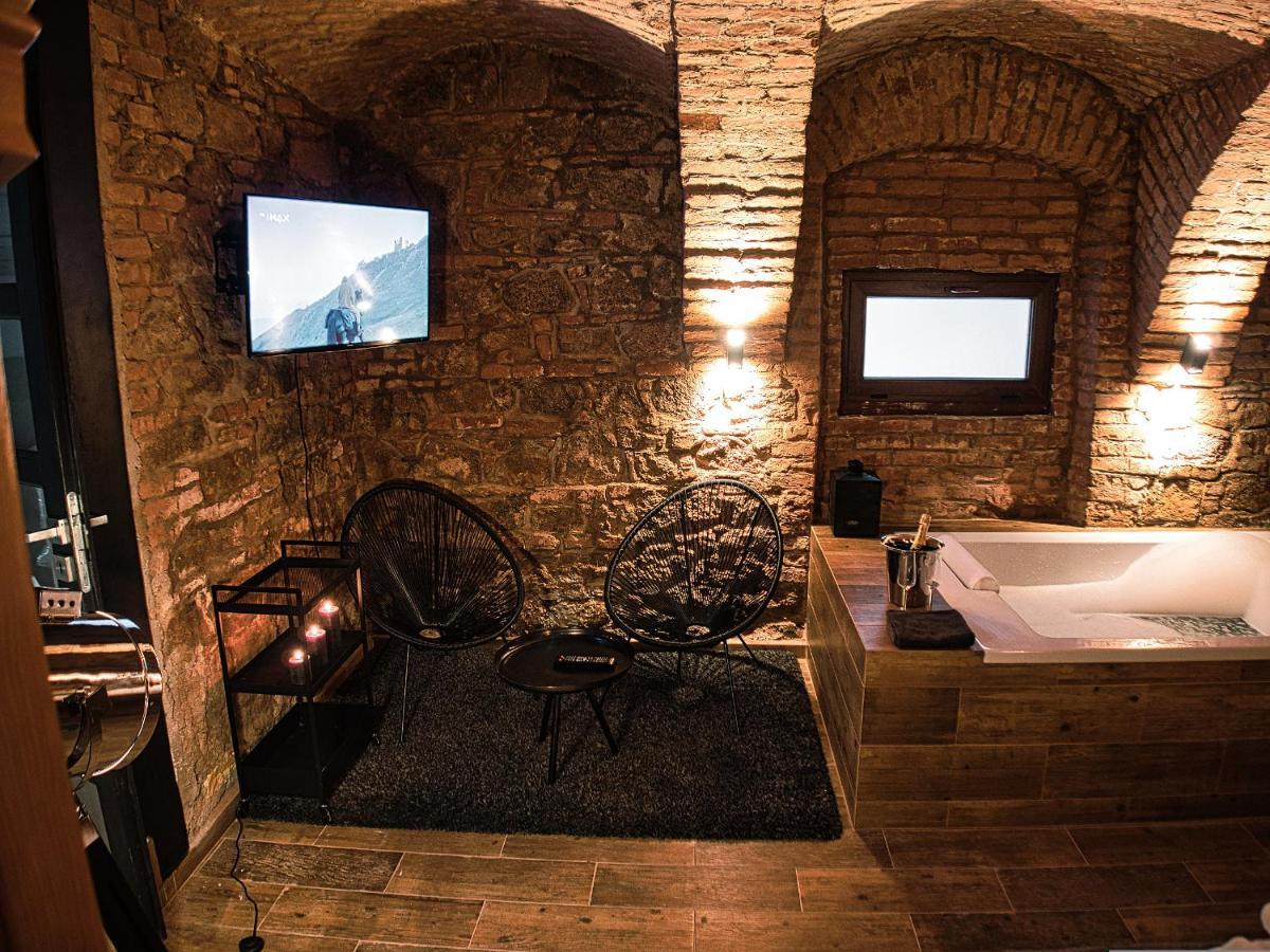 Wellness Gallery Apartments 利贝雷茨 外观 照片